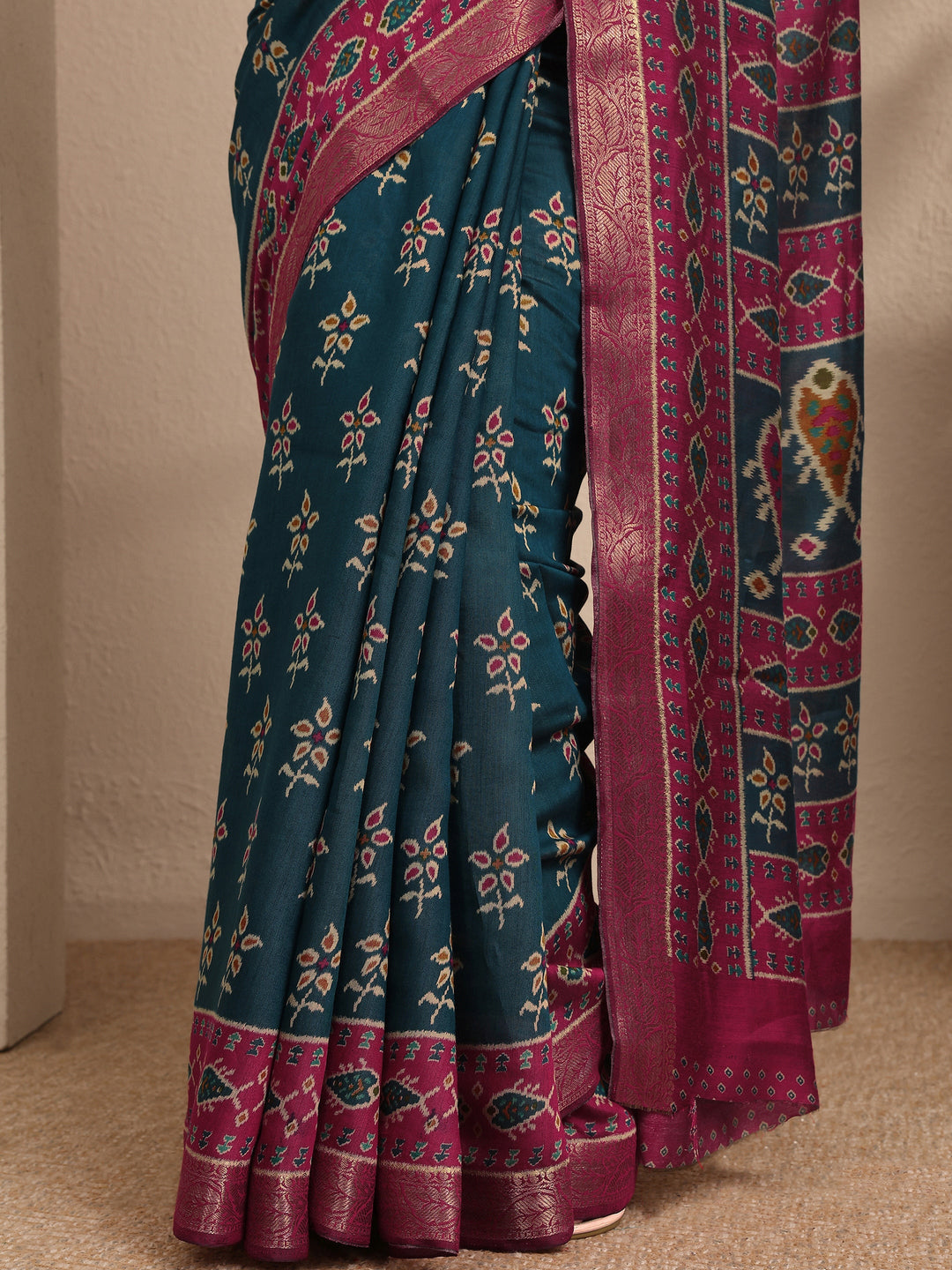 Blue Printed Silk Blend Saree With Unstitched Blouse Piece