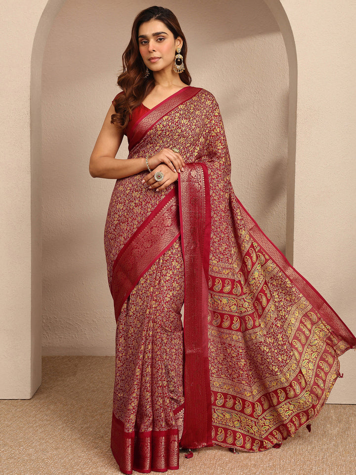 Red Printed Silk Blend Saree With Unstitched Blouse Piece