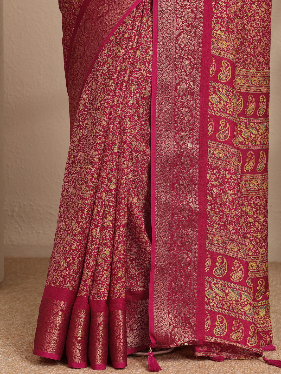 Pink Printed Silk Blend Saree With Unstitched Blouse Piece