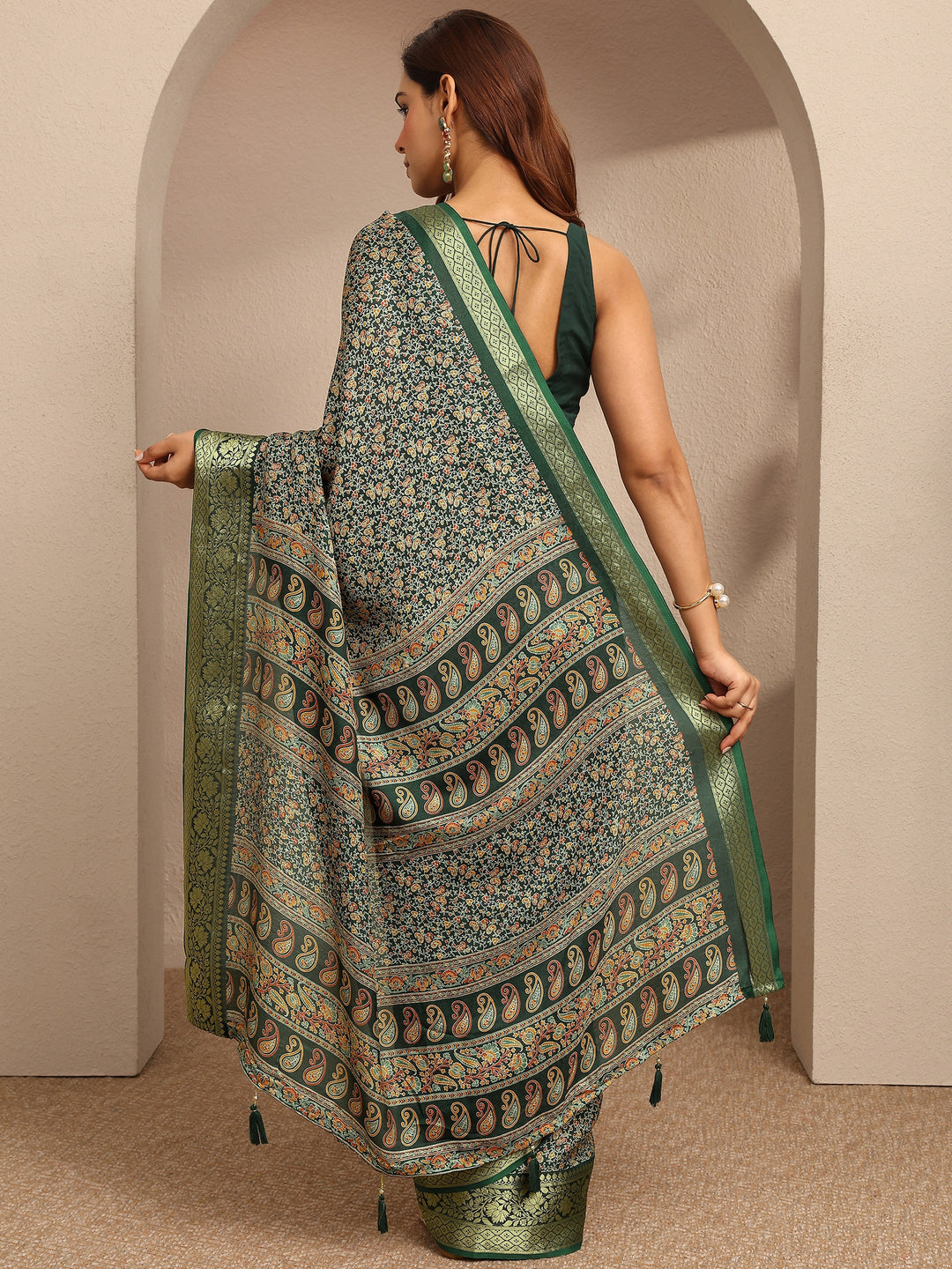 Green Printed Silk Blend Saree With Unstitched Blouse Piece