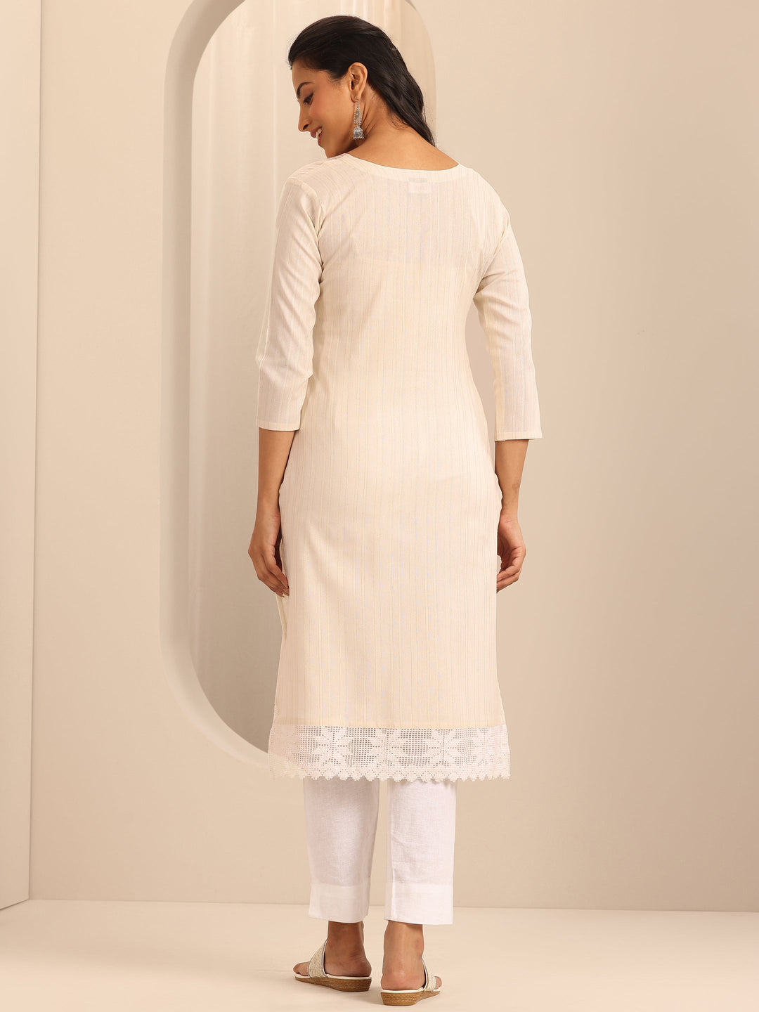Off White Yoke Design Cotton Blend Straight Kurta