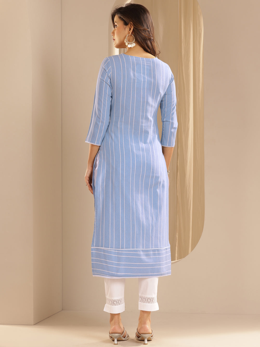 Blue Embroidered Cotton Blend Straight Kurta