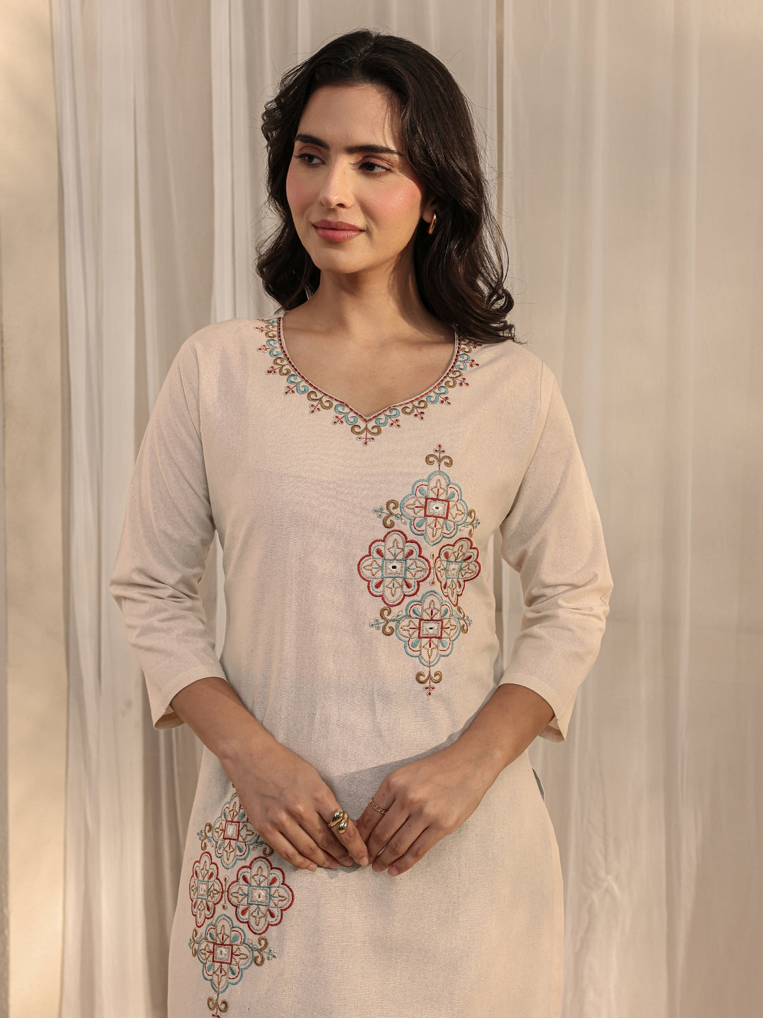 Off White Ethnic Motif Embroidered Cotton Blend Straight Kurta