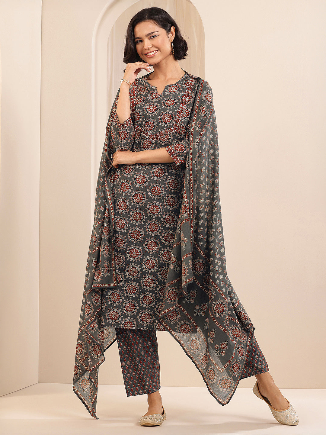 Grey Printed Cotton Straight Suit Sets With Dupatta