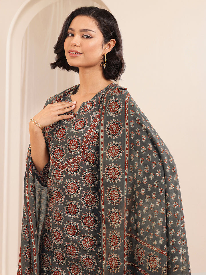 Grey Printed Cotton Straight Suit Sets With Dupatta