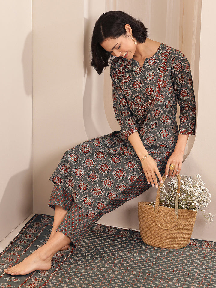 Grey Printed Cotton Straight Suit Sets With Dupatta