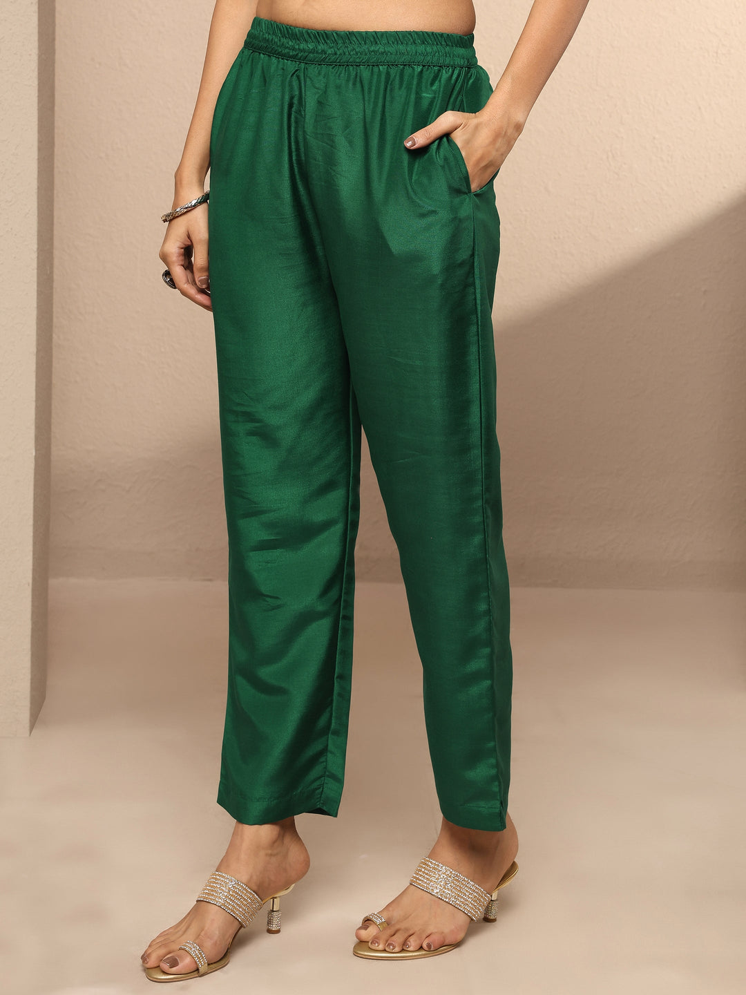 Green Bandhani Printed Silk Blend Straight Suit Set With Dupatta