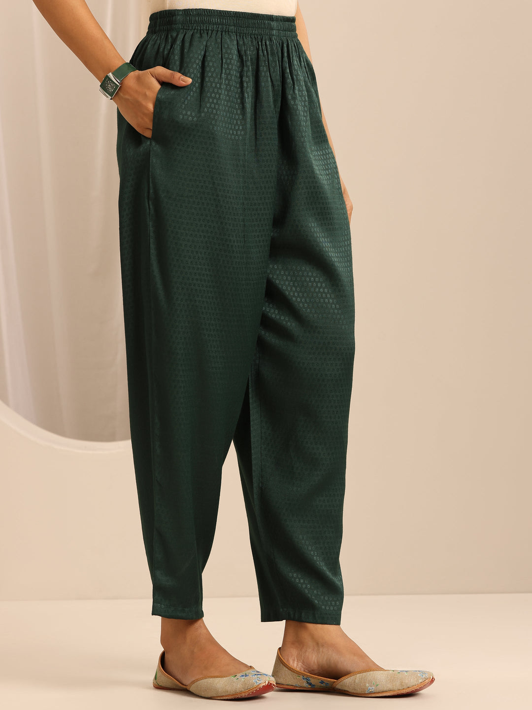 Green Woven Cotton Blend Straight Suit Set With Dupatta