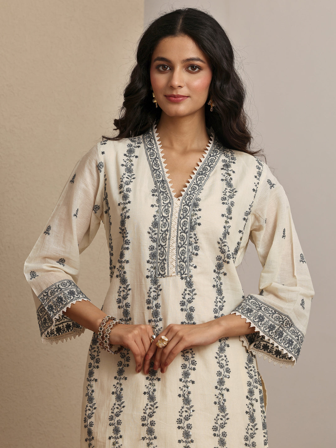 Off white Embroidered Cotton Straight Suit Set With Dupatta