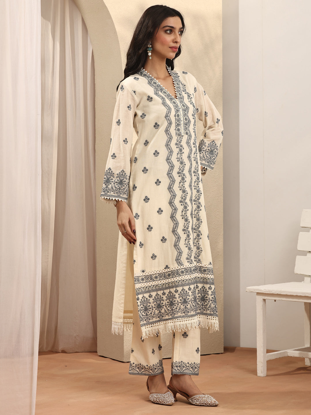 Off white Embroidered Cotton Straight Suit Set With Dupatta