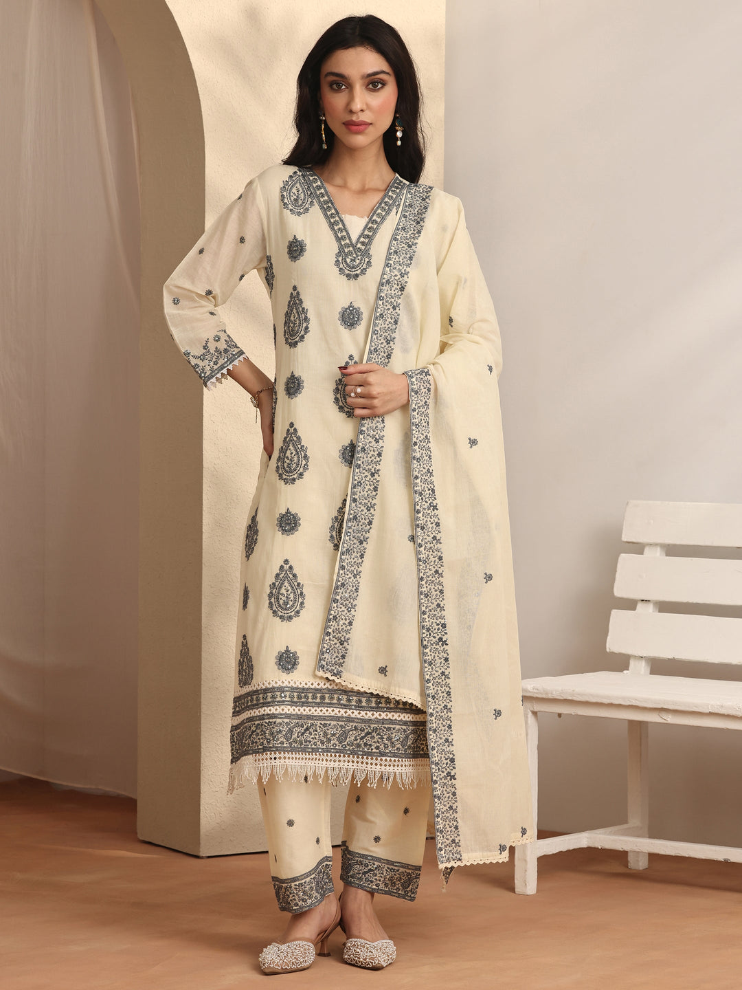 Off white Embroidered Cotton Straight Suit Set With Dupatta
