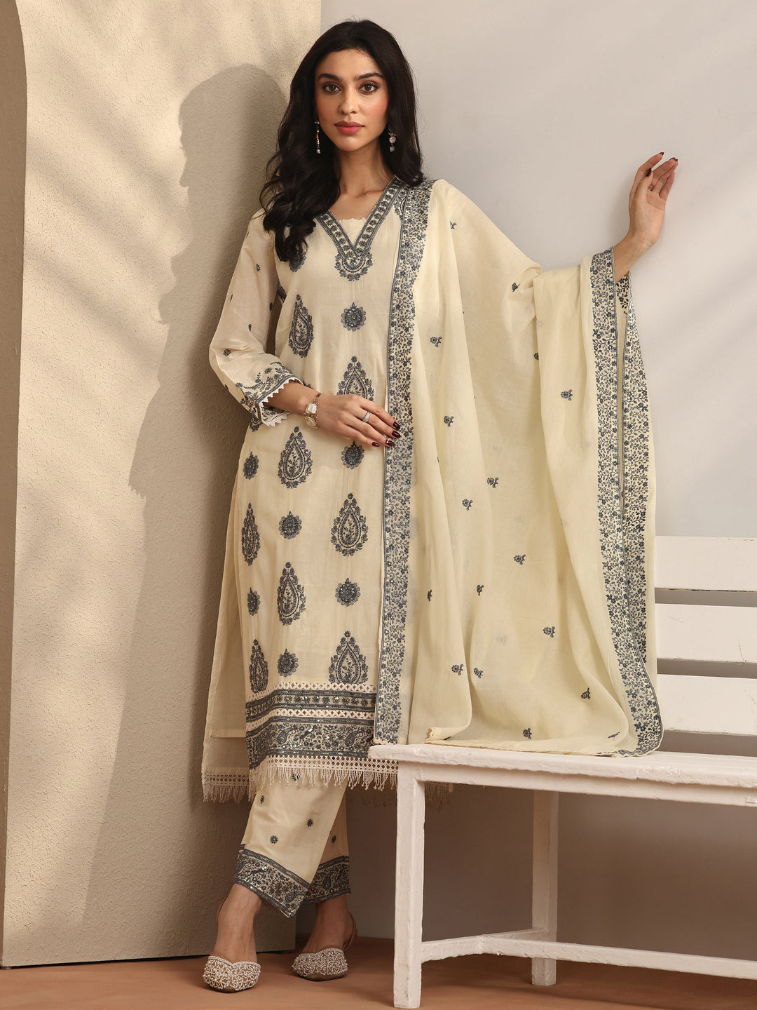 Off white Embroidered Cotton Straight Suit Set With Dupatta