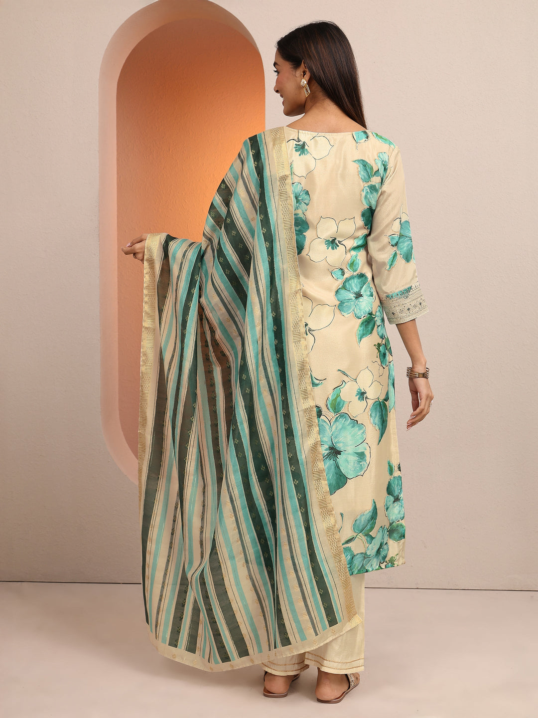 Green Printed Silk blend Straight Suit Set With Dupatta