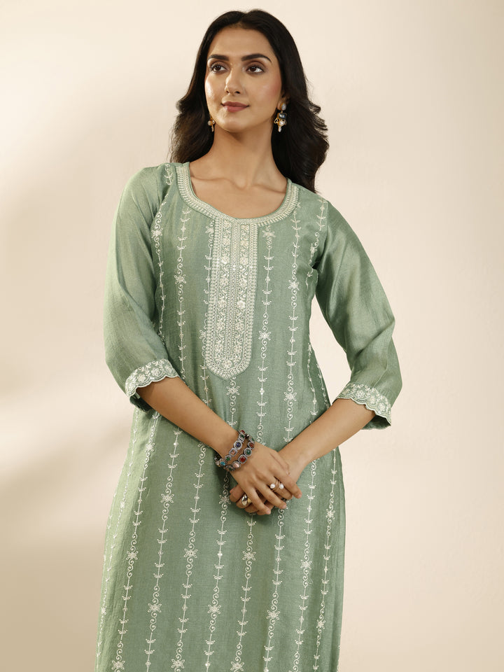 Green Embroidered Silk Blend Straight Suit Set With Dupatta