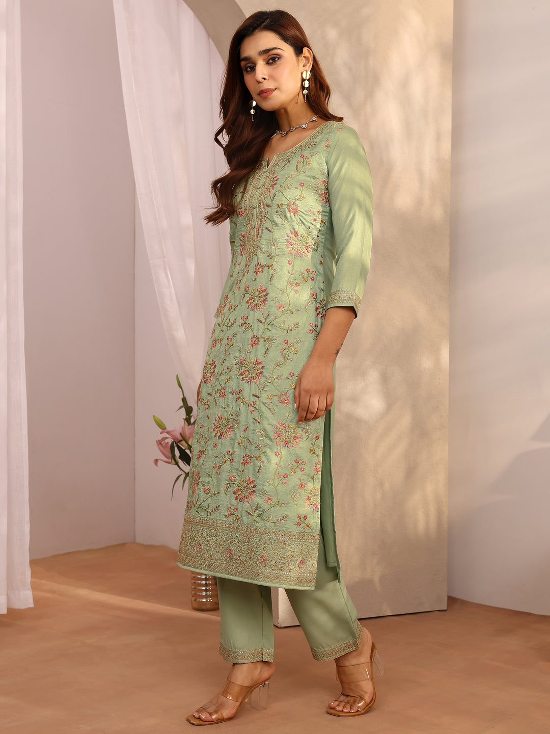 Green Embroidered Silk blend Straight Suit Set With Dupatta