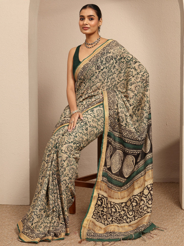 Beige Printed Cotton Saree With Unstitched Blouse Piece