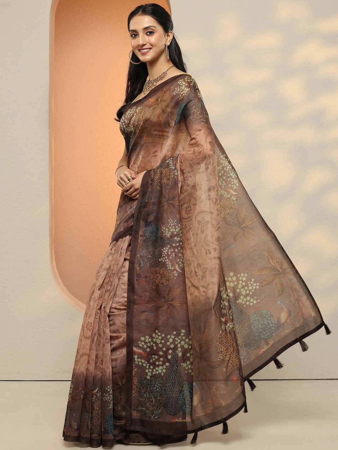 Beige Printed Silk Blend Saree With Unstitched Blouse Piece