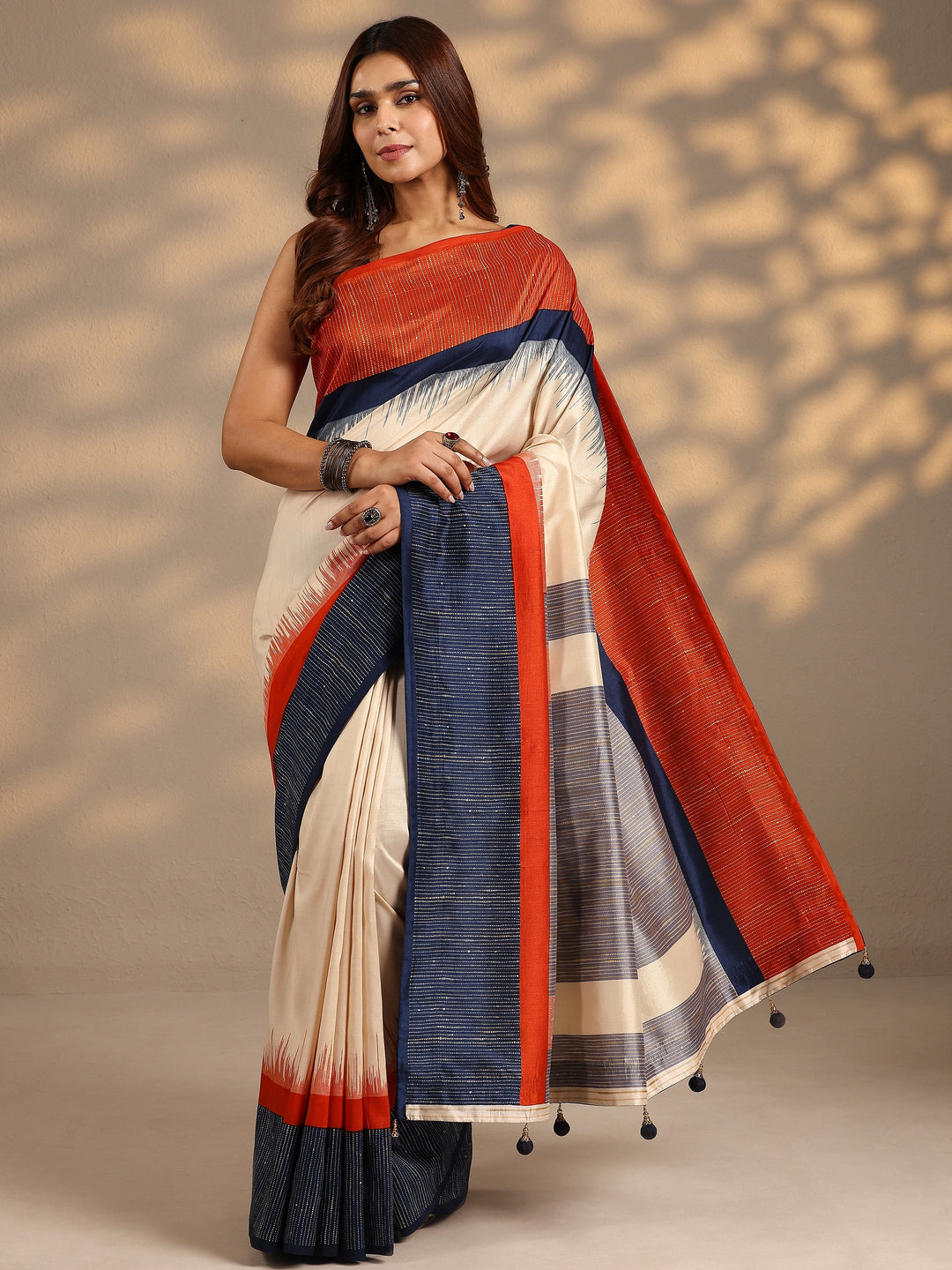 Beige Solid Silk Blend Saree With Unstitched Blouse Piece