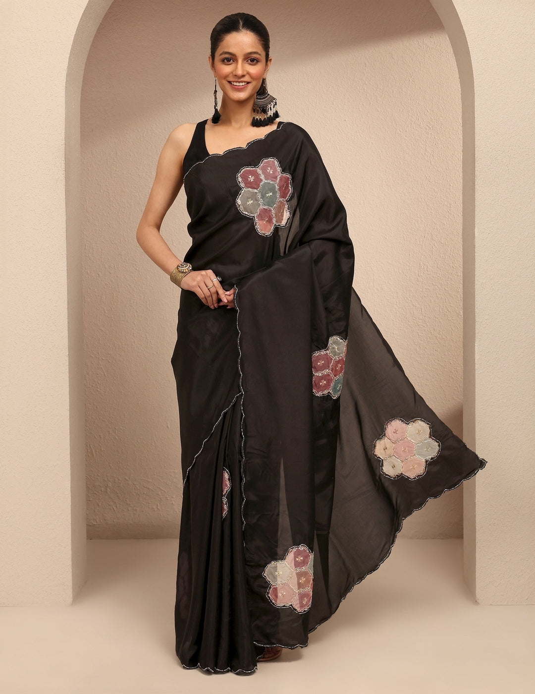 Black Geometric Embellished Silk Blend Saree With Unstitched Blouse Piece