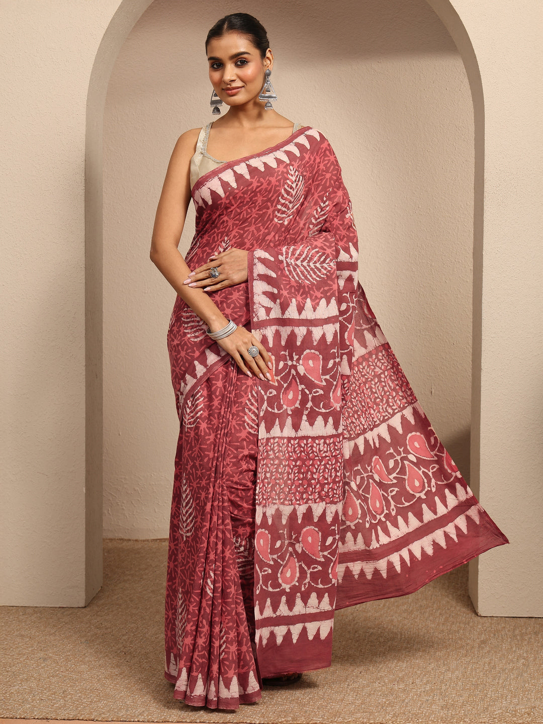 Brown Printed Cotton Saree With Unstitched Blouse Piece