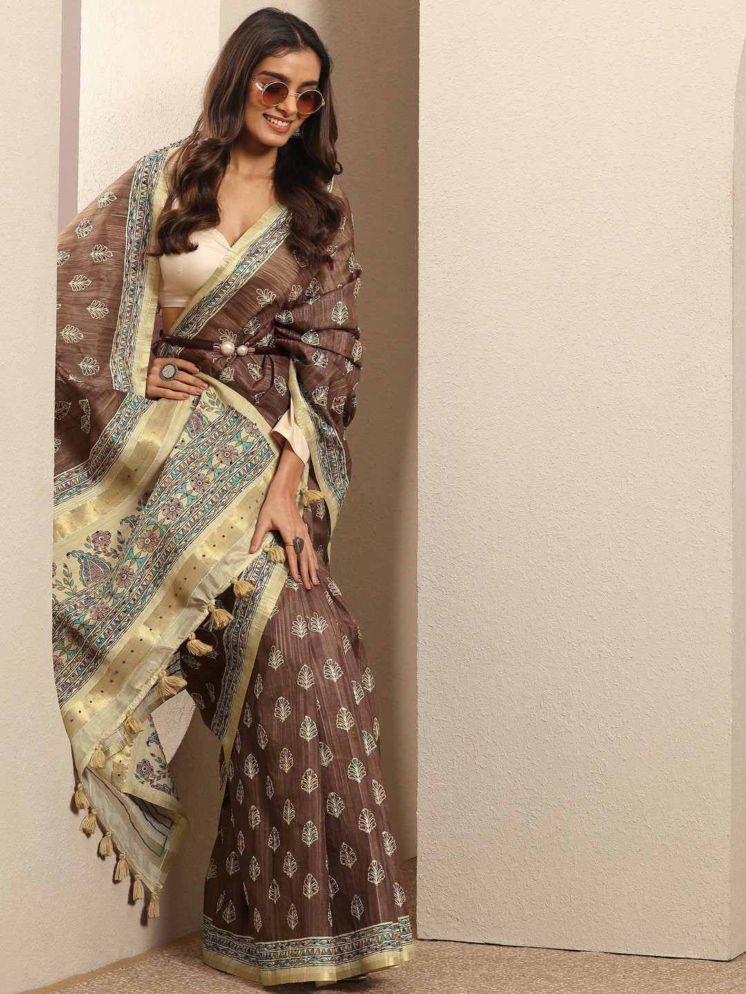 Brown Printed Silk Blend Saree With Unstitched Blouse Piece