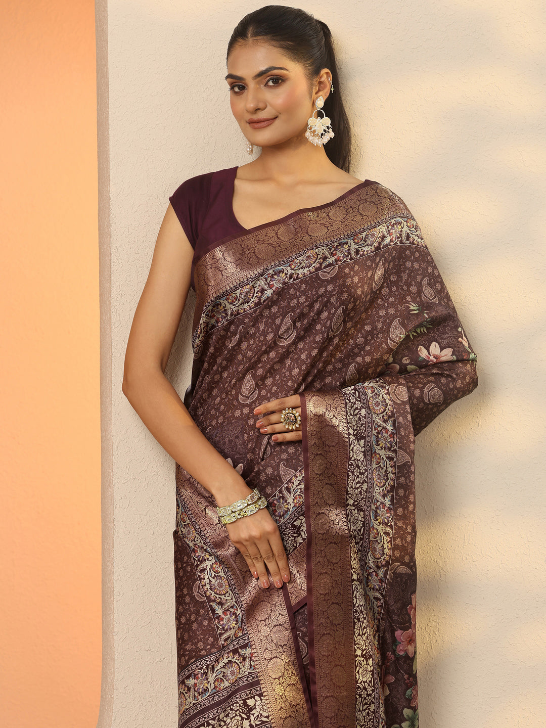 Brown Printed Silk Blend Saree With Unstitched Blouse Piece