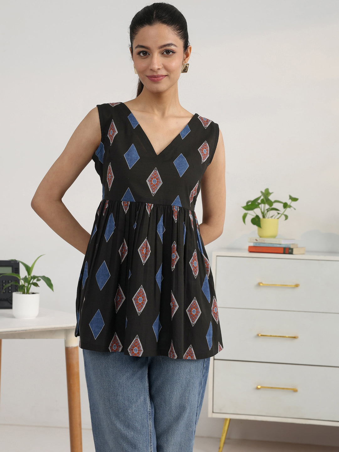 Black  Geometric Printed Cotton Blend Fit And Flare Short Kurti