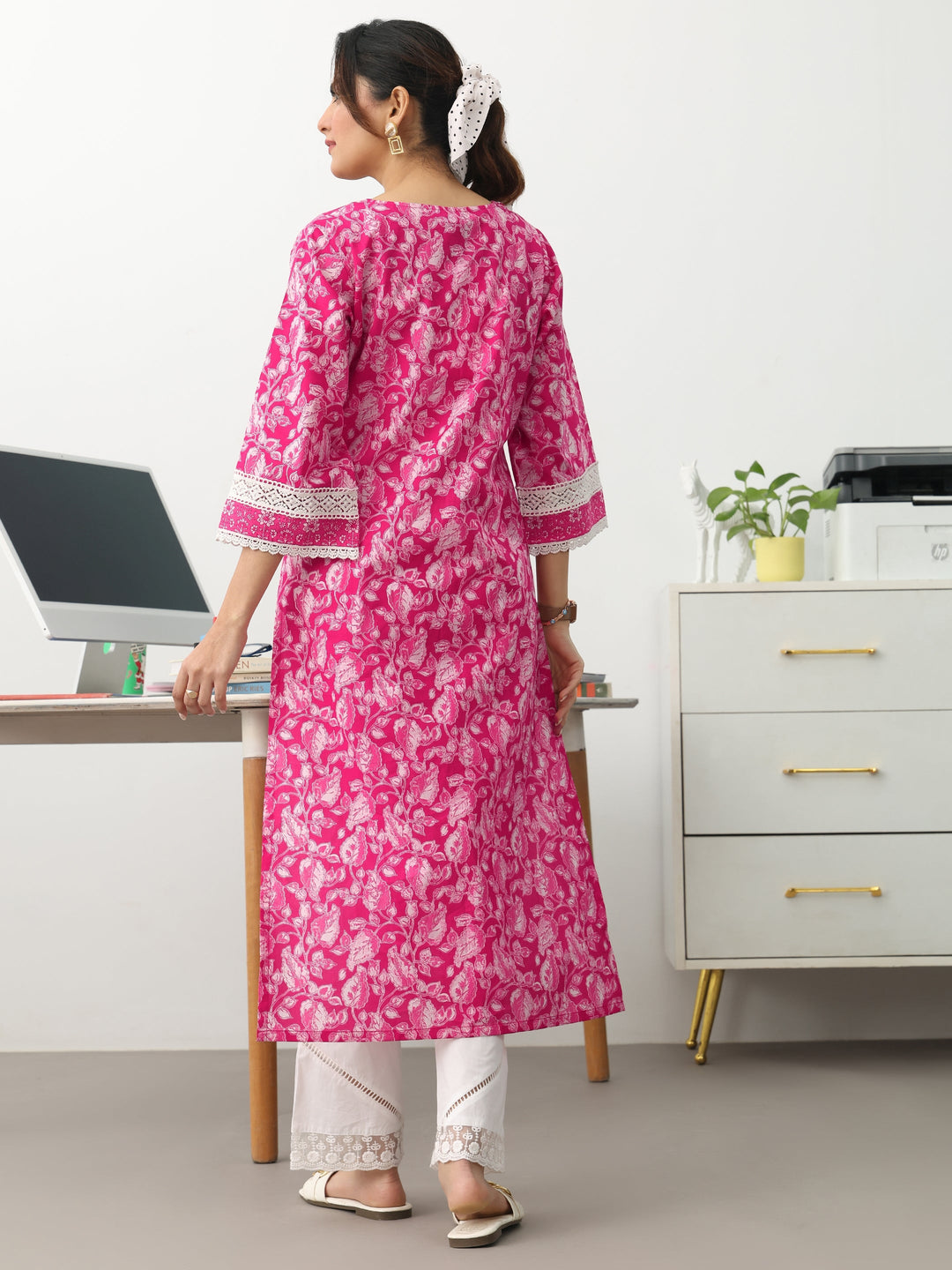 Pink Floral Printed Cotton Straight Kurta