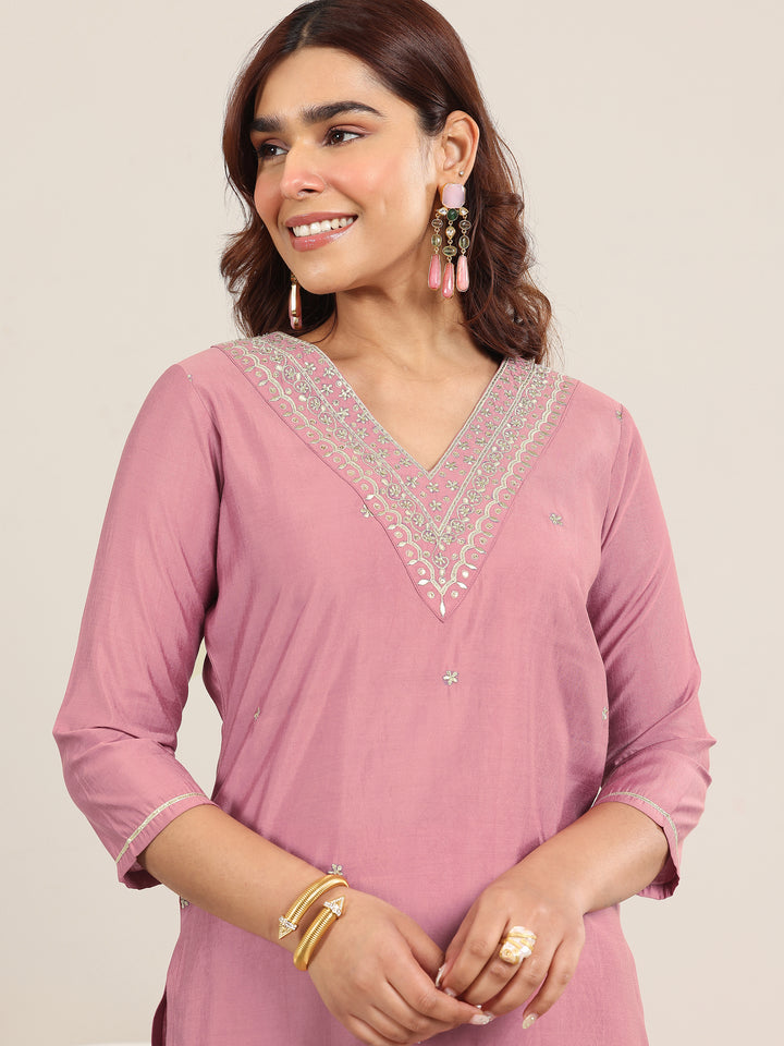 Mauve Embroidered Silk Blend Straight Suit With Dupatta