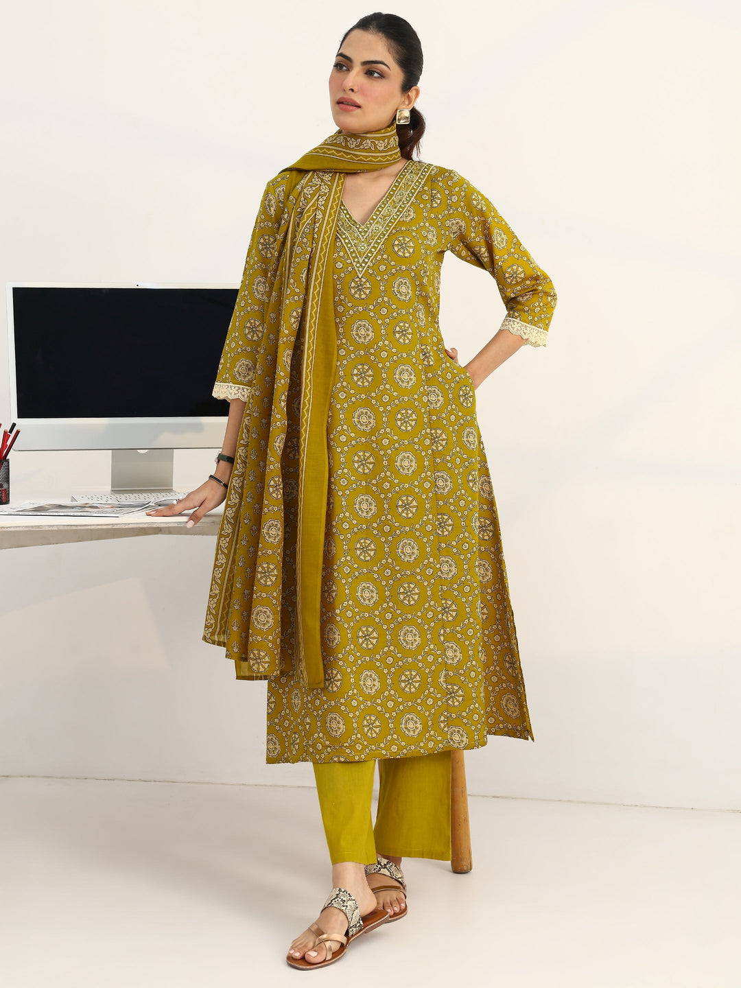 Green Floral Printed Cotton Blend A-Line Suit Set With Dupatta