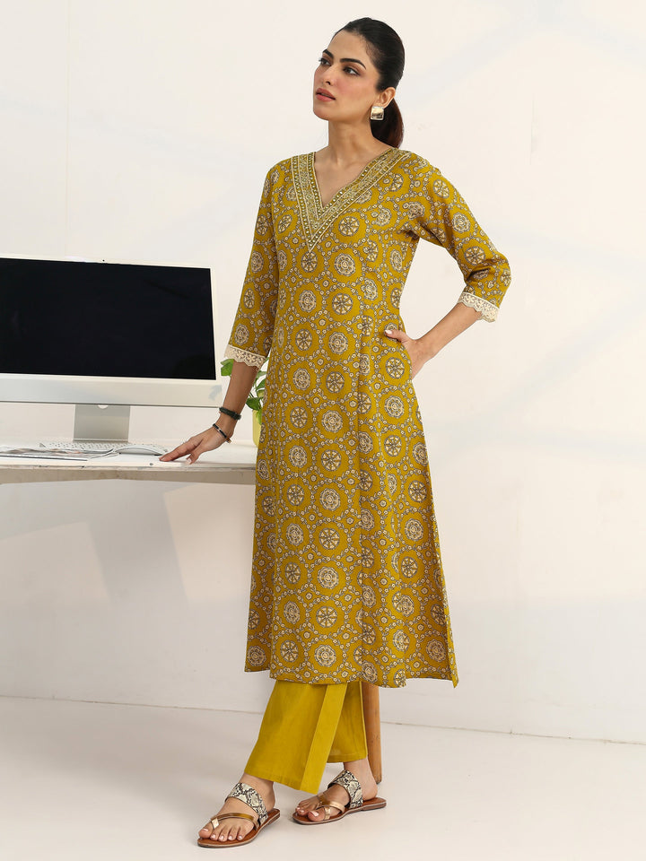 Green Floral Printed Cotton Blend A-Line Suit Set With Dupatta