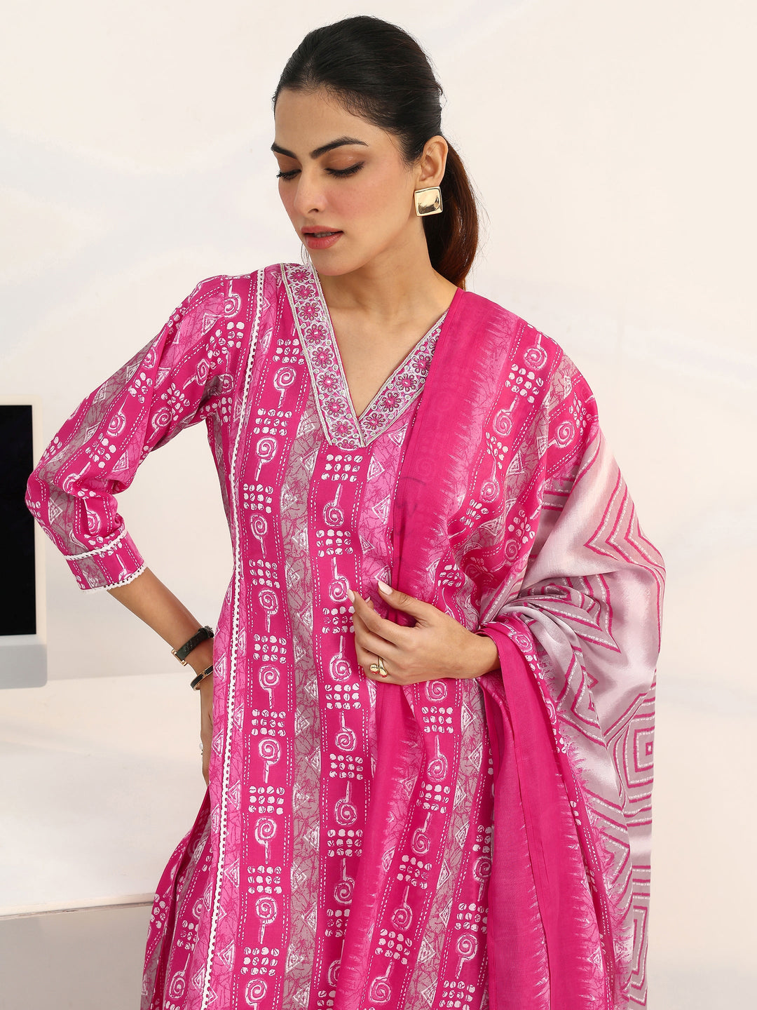 Pink Poise Ethnic Printed Cotton Blend Straight Suit Set