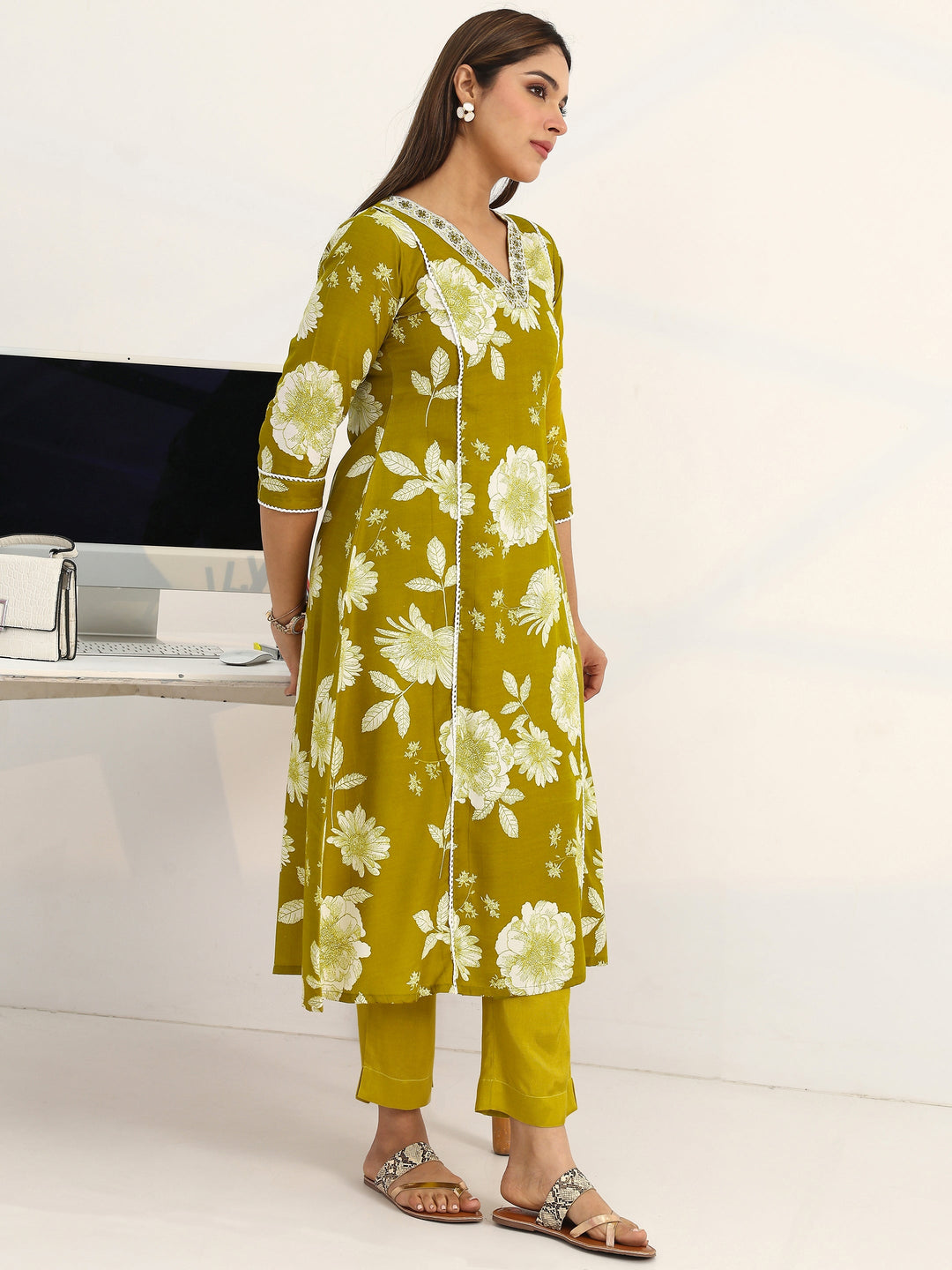 Green Floral Printed Cotton Blend A-Line Suit Set With Dupatta