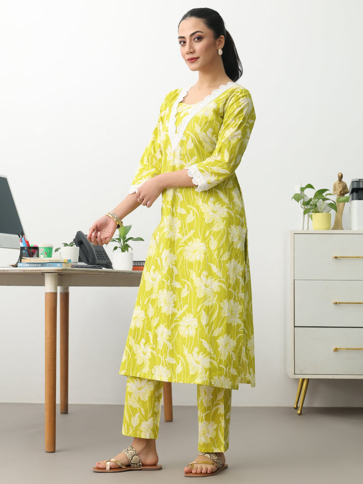Green Floral Printed Cotton Blend Straight Kurta Set