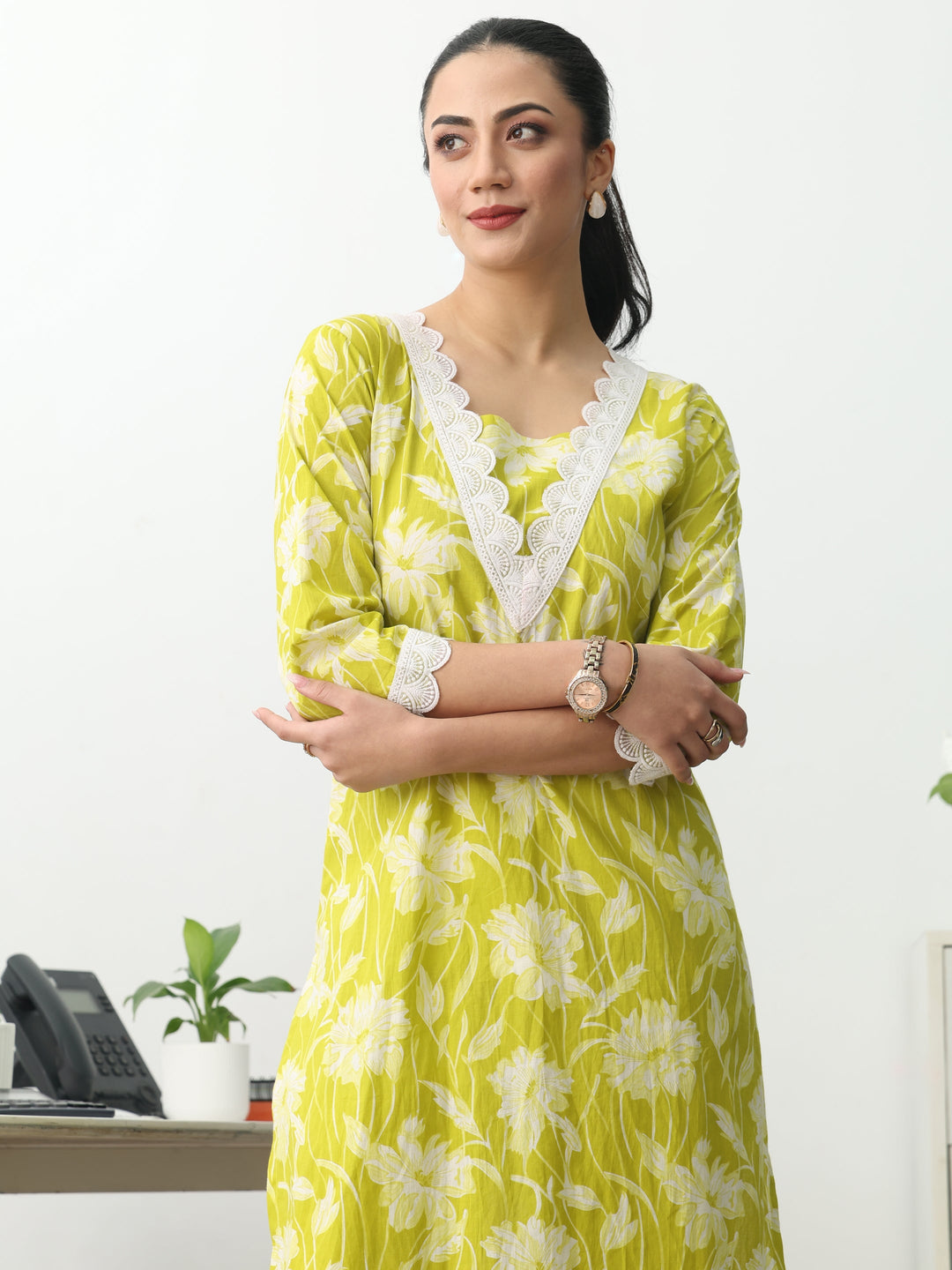 Green Floral Printed Cotton Blend Straight Kurta Set