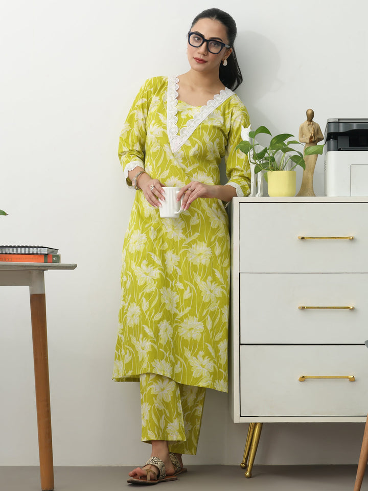 Green Floral Printed Cotton Blend Straight Kurta Set