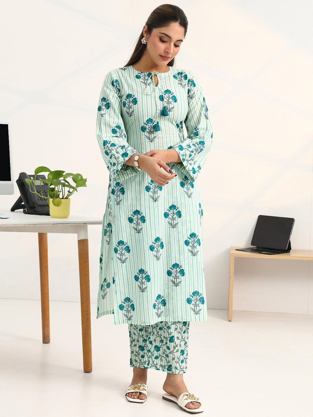 Blue Floral Printed Cotton Blend Straight Kurta Set