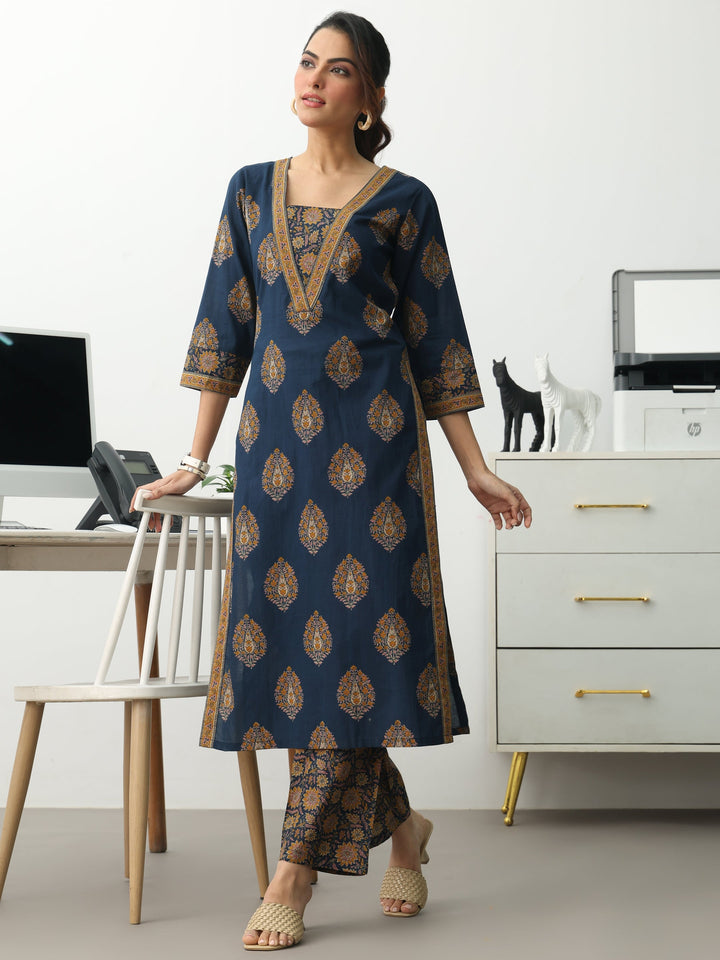 Blue Ethnic Motifs Printed Cotton Blend Straight Kurta Set