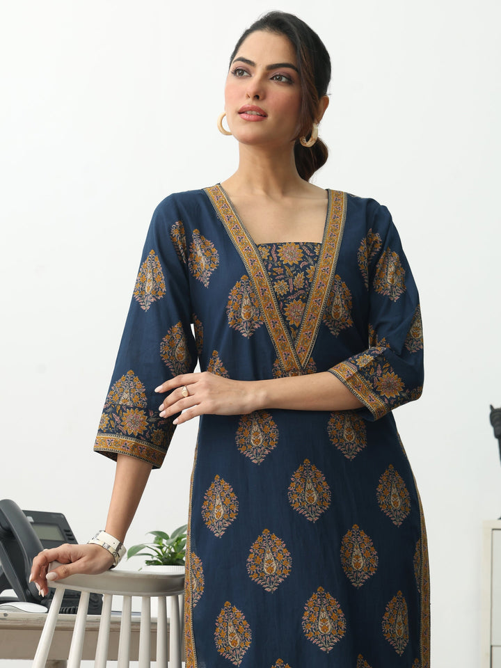 Blue Ethnic Motifs Printed Cotton Blend Straight Kurta Set