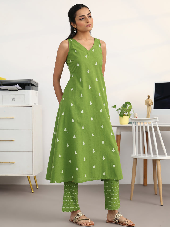 Green Floral Woven Design Cotton Blend A-Line Kurta Set