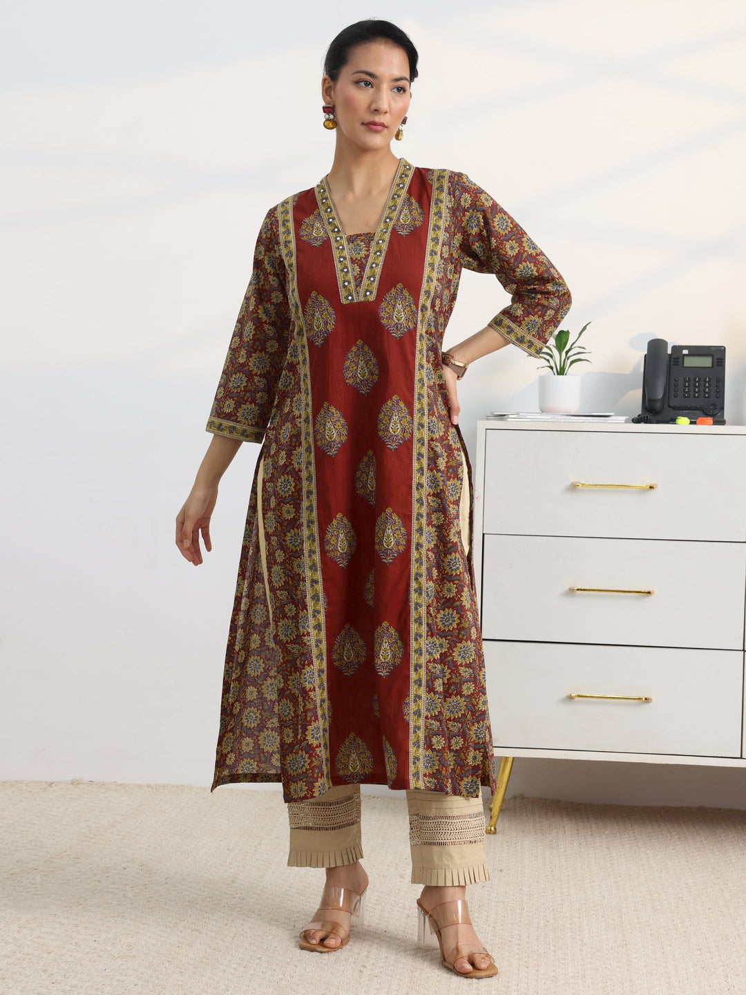 Maroon Floral Printed Cotton Blend Straight Kurta