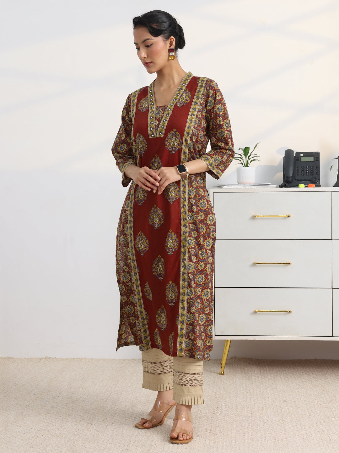 Maroon Floral Printed Cotton Blend Straight Kurta
