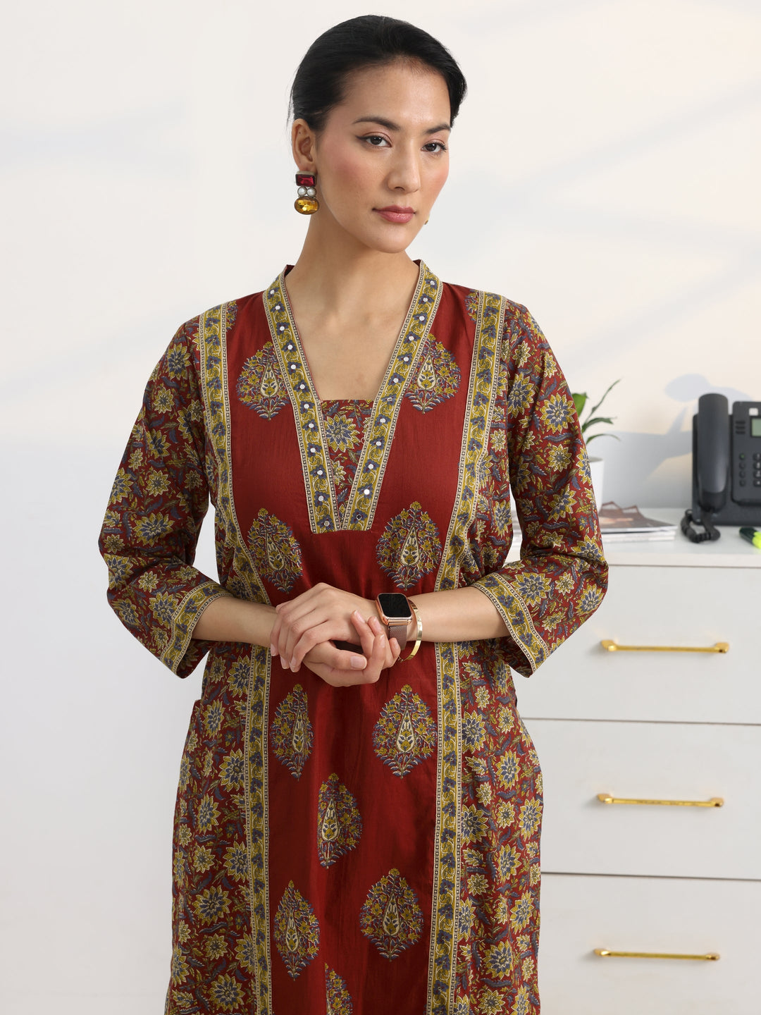Maroon Floral Printed Cotton Blend Straight Kurta