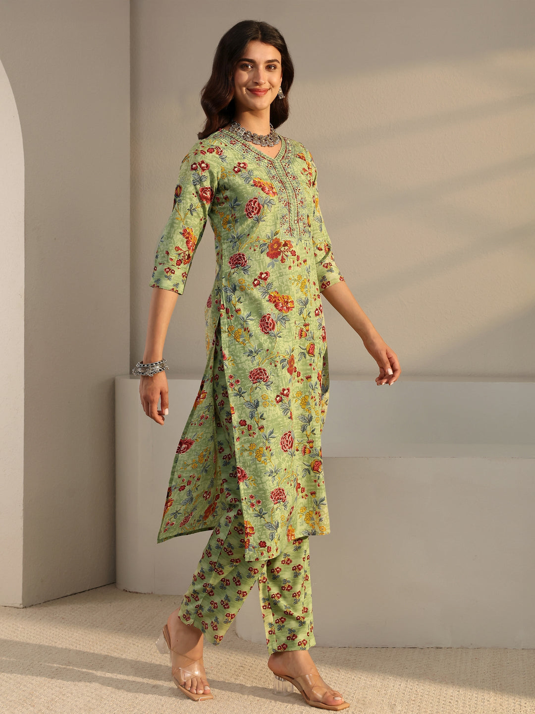 Green Floral Printed Cotton Blend Straight Suit Set With Dupatta