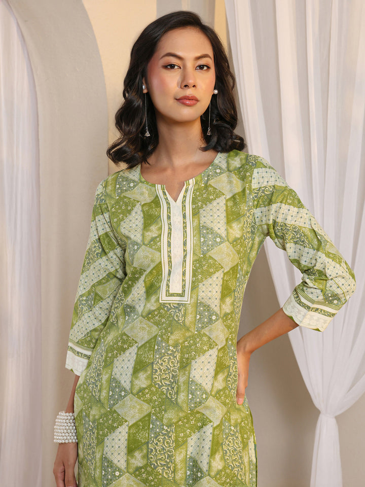 Green Geometric Printed Cotton Blend Straight Suit Set With Dupatta