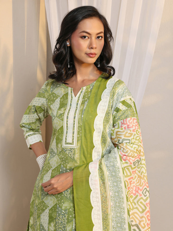 Green Geometric Printed Cotton Blend Straight Suit Set With Dupatta