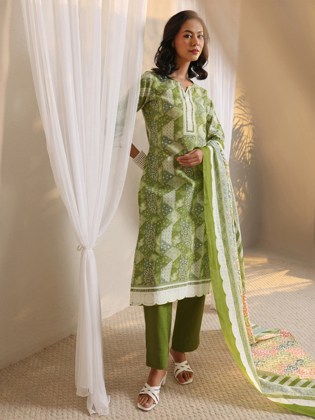 Green Geometric Printed Cotton Blend Straight Suit Set With Dupatta