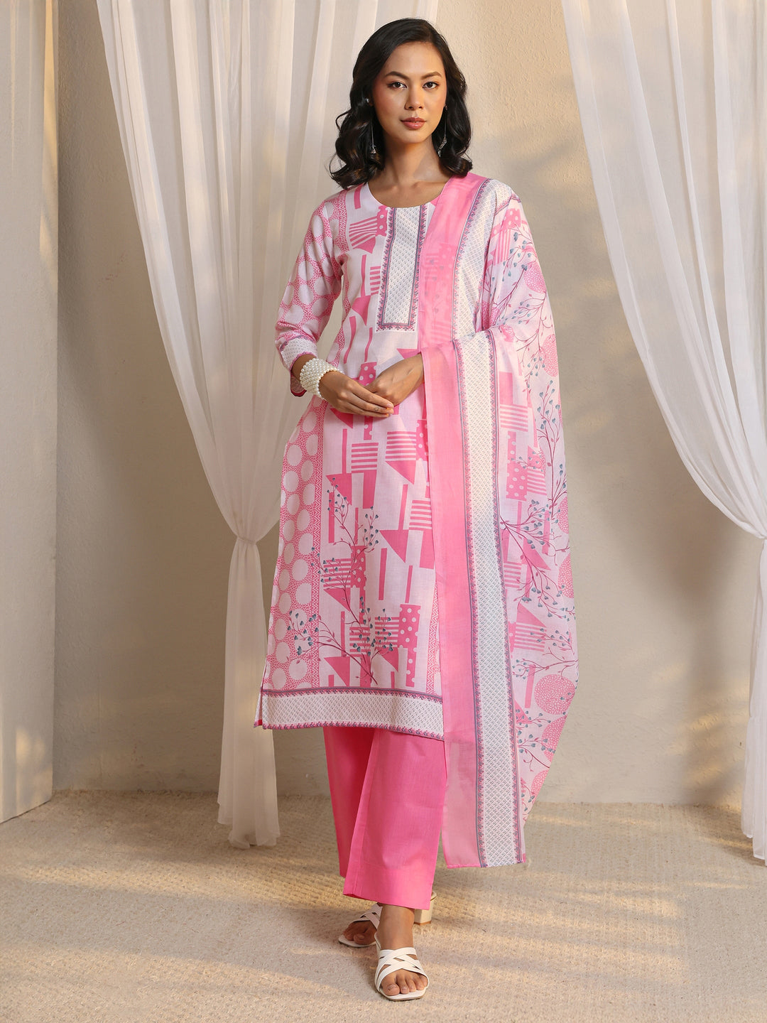 Pink Geometric Printed Cotton Blend Straight Suit Set With Dupatta