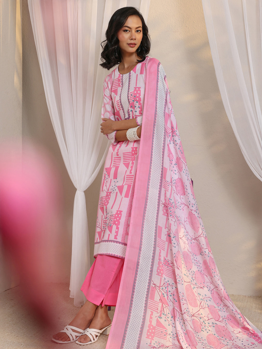 Pink Geometric Printed Cotton Blend Straight Suit Set With Dupatta