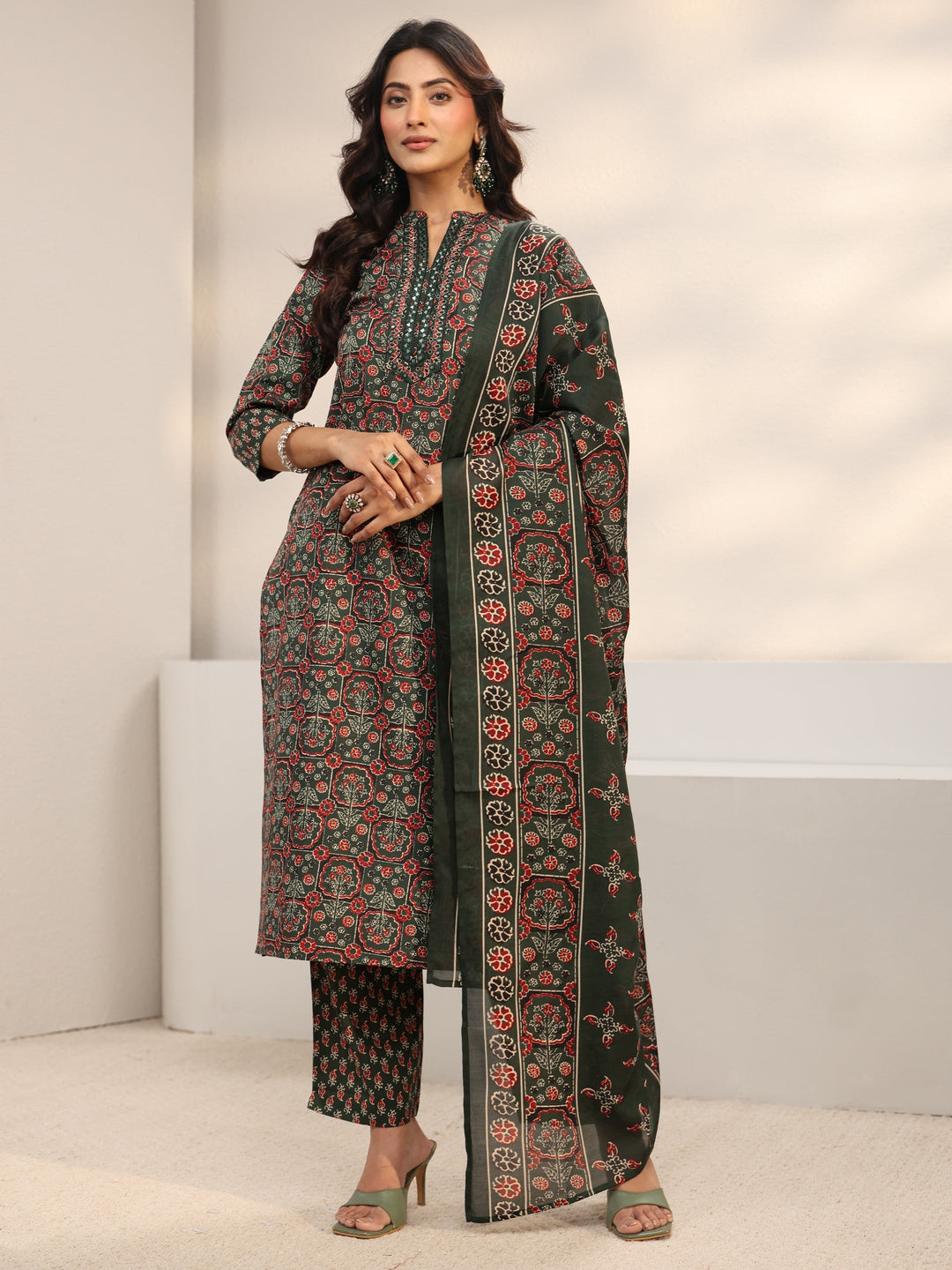 Green Ethnic Printed Cotton Blend Straight Suit Set With Dupatta